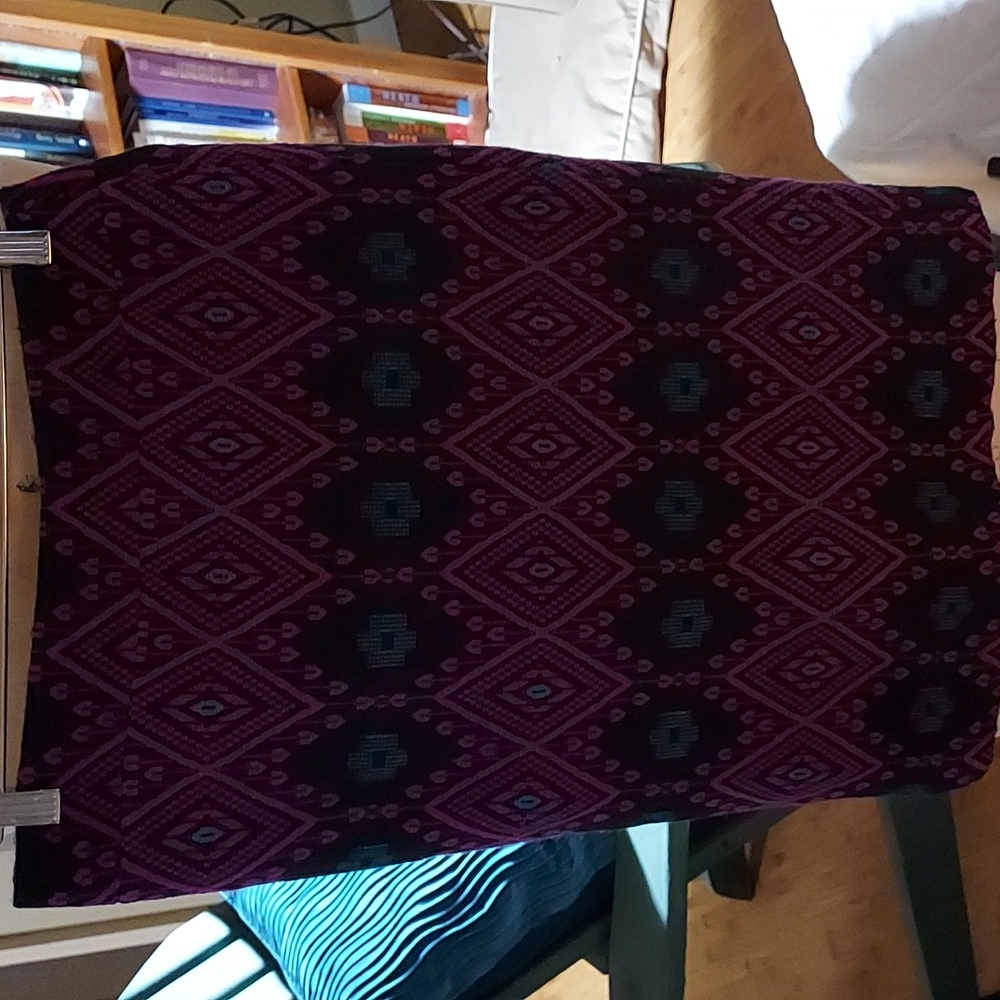 ANN TAYLOR Size 0 funky print pencil skirt.